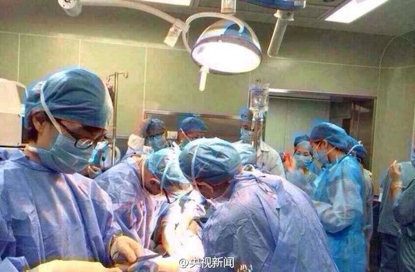 06抢救现场。