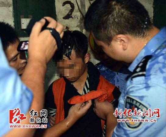 　犯罪嫌疑人吴某帆被新化公安刑拘(谢玖隆摄)
