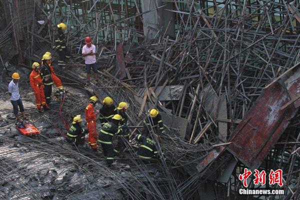 厦门在建商场坍塌3