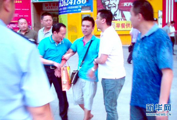 重庆石桥铺发生一起劫持人质事件4
