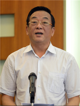 02全国政协经济委员会副主任，中共甘肃省委原常委、副省长石军_副本
