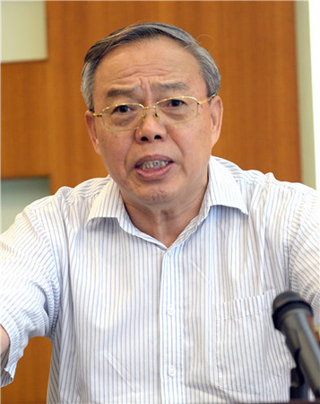 06十一届全国政协经济委员会副主任、中国国际经济交流中心常务副理事长郑新立_副本