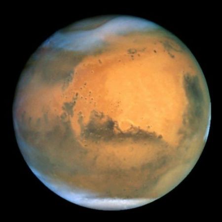 一旦这些候选人抵达火星，他们将不再被送回地球。一名来自旧金山的女士希望自己是第一个死在火星上的人。