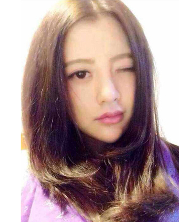 成都95后女生弃学从商 资助10名同学上大学7