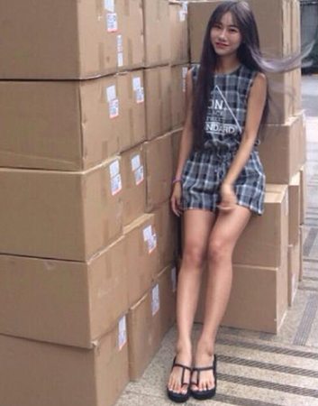 成都95后女生弃学从商 资助10名同学上大学5
