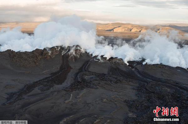 冰岛火山喷发3