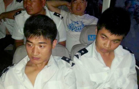 北京：10余名城管围殴旁观执法男子8
