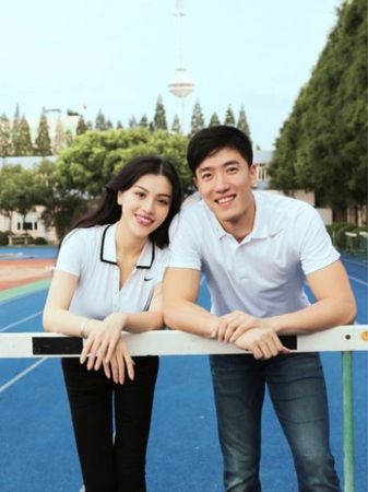 刘翔微博公布未婚妻照片
