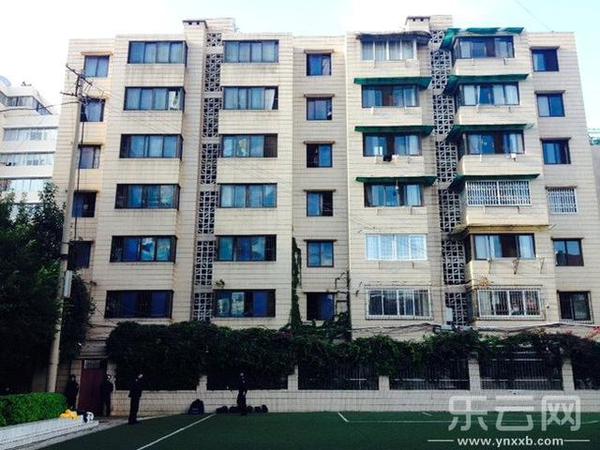 事发的明通小学午休楼。本报记者 肖辉龙 摄