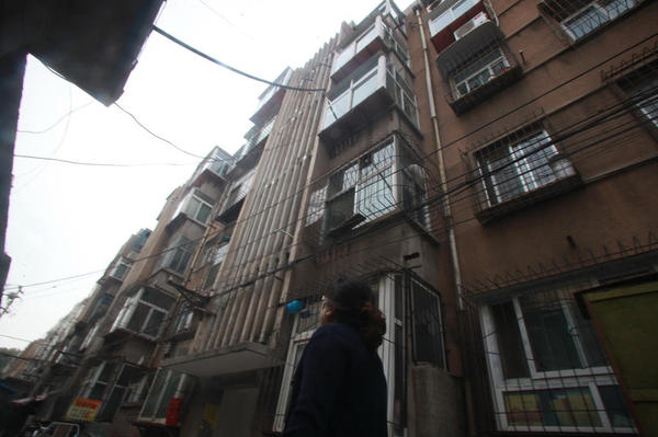 济南裂缝住宅楼2