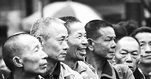 随着第一代外来务工人员逐渐到达退休年龄，他们的养老问题愈发突显。