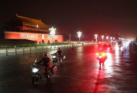中国恢复来访国宾车队摩托车护卫(图)