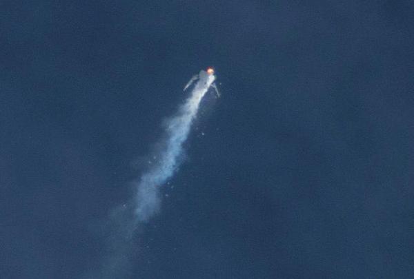 太空船2号爆炸【查看更多现场图】