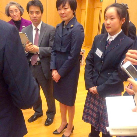 安倍夫人聊日剧-被学生说“落伍”以笑回应3