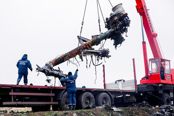 马航MH17客机残骸开始装运3