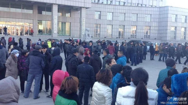 图为维权现场