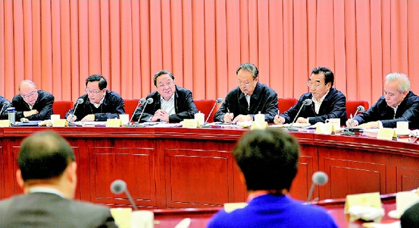 11月27日，全国政协在北京召开双周协商座谈会，围绕“大力支持中小微企业技术创新”协商讨论、建言献策。全国政协主席俞正声主持会议并讲话。 本报记者姜贵东摄