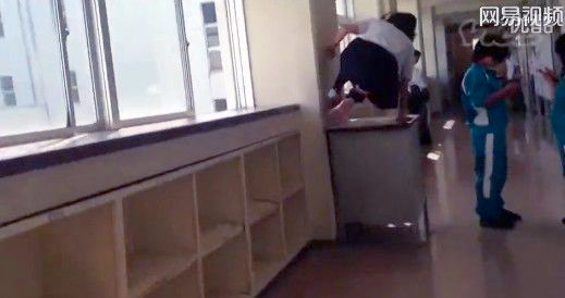 忍者学生妹神级跑酷走红-穿短裙校服飞檐走壁4