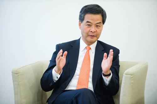 梁振英登广告招聘家务员 月薪最高1.5万港元