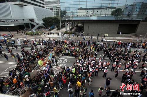 香港警方全面清障 黎智英李柱铭梁国雄等被带走