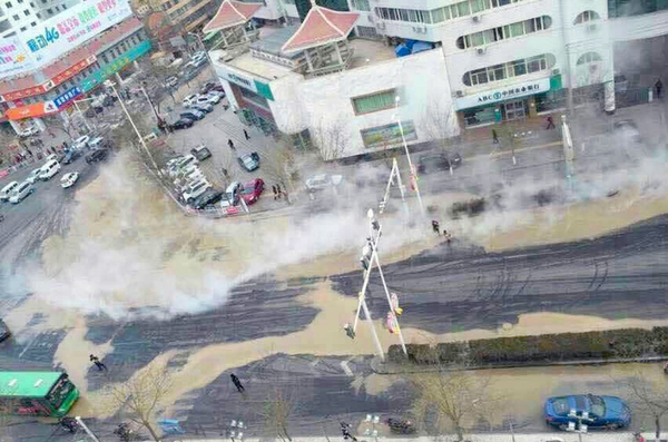 甘肃酒泉供热管网爆裂-15万人停暖-4