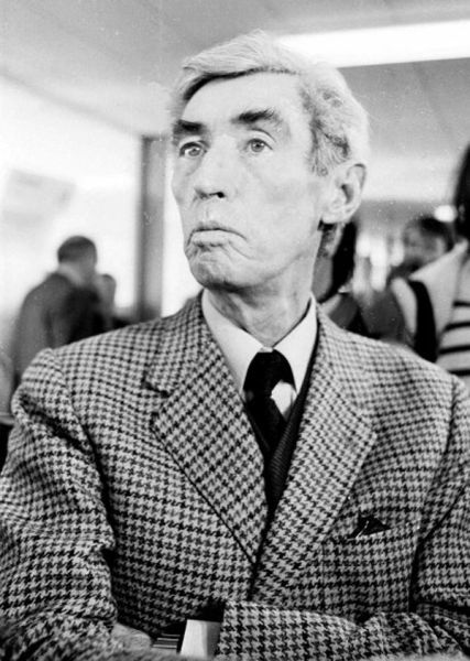 《丁丁历险记》的作者、比利时著名漫画家埃尔热(1907-1983)。