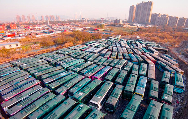 杭州现公交车“坟场”5