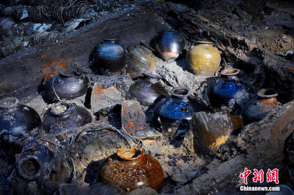 “南海一号”考古挖掘现大量瓷器和异域金器-4