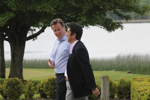资料图：安倍与卡梅伦