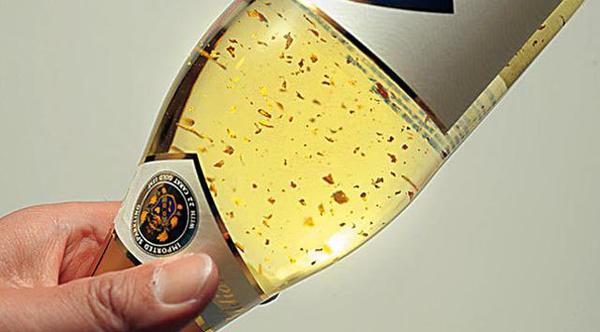 金箔入酒提议来自酒企