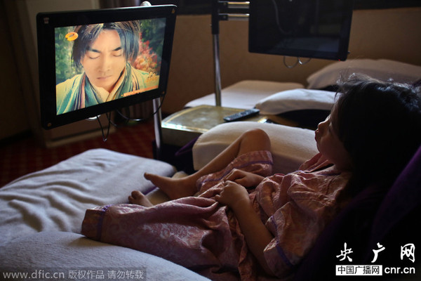 　昆明：爷爷洗浴中心欠款 抛下孙女做“抵押”一月有余