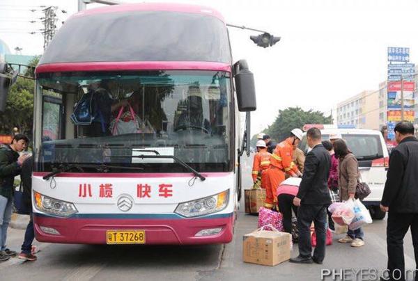 客车被限高架切头6