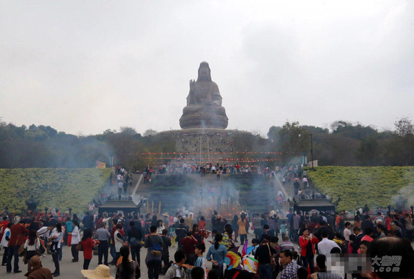 土豪功德箱塞苹果66