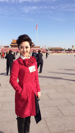 陕西45岁美女人大代表似80后-颜值极高(组图)4