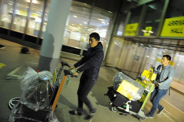 数十名中国人携带卤水被认为冰毒 遭俄罗斯扣留1