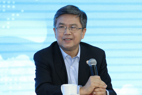 全国人大代表、南开大学校长龚克做客中国青年网“两会大家谈”。中国青年网记者李延兵 摄