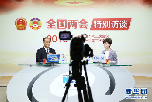 2015年3月11日，全国政协委员，中国中医科学院广安门医院党委书记、院长王阶作客新华会客厅。 新华网 李江 摄