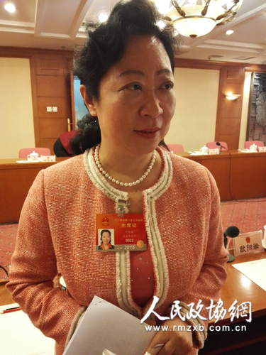 人大代表闫傲霜 拷贝