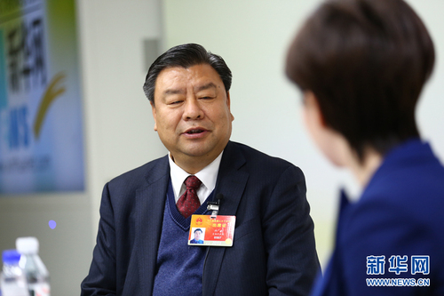 2015年3月12日，全国人大代表、中国吉林森工集团董事长柏广新做客新华会客厅。新华网 李江 摄