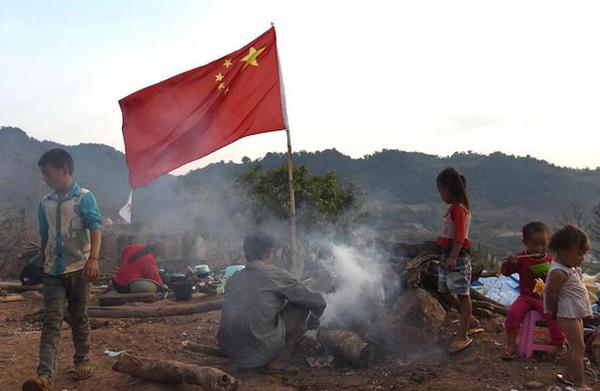中缅边境线上的难民营。