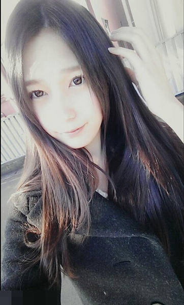 近日，一位日本变性美女走红网络。曾接受过变性手术，但并未整容的她身材性感，长相美丽，多次参加电视节目，还曾在推特上夸奖范冰冰的美貌。1