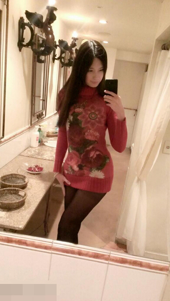 近日，一位日本变性美女走红网络。曾接受过变性手术，但并未整容的她身材性感，长相美丽，多次参加电视节目，还曾在推特上夸奖范冰冰的美貌。3