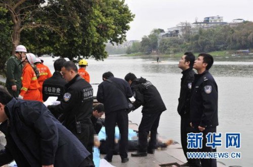 3月19日，公安、消防人员在事发现场救援。新华社发(赵家志 摄)