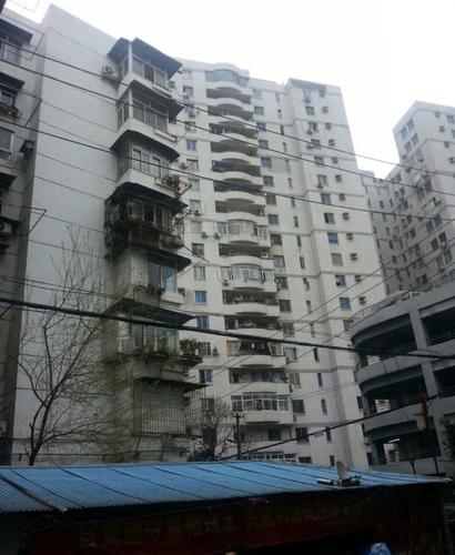事发的汉口一家居民楼。 澎湃新闻记者 周琦 摄