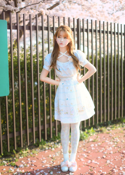 　韩国妹子Yurisa美照。