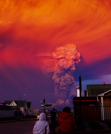 智利火山喷发 火山灰冲天如蘑菇云5
