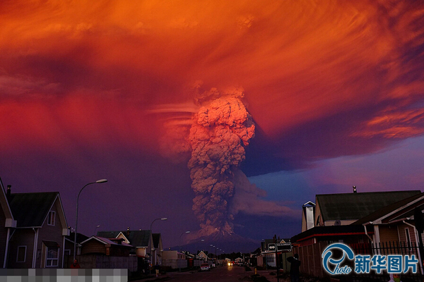 智利火山喷发 火山灰冲天如蘑菇云4