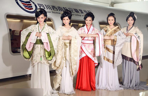 史上最唯美毕业照走红-一个宿舍出8位空姐2