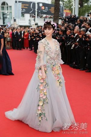 张馨予遭差评删博-大棉袄被花仙子秒杀5