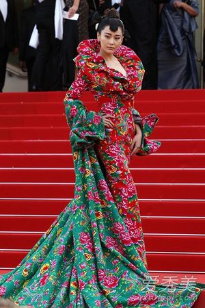 张馨予遭差评删博-大棉袄被花仙子秒杀4